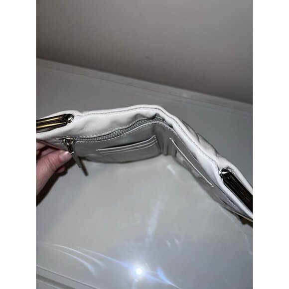 HOBO International Lauren Clutch Wallet Light Gray Leather KissLock Double Frame - Picture 13 of 16